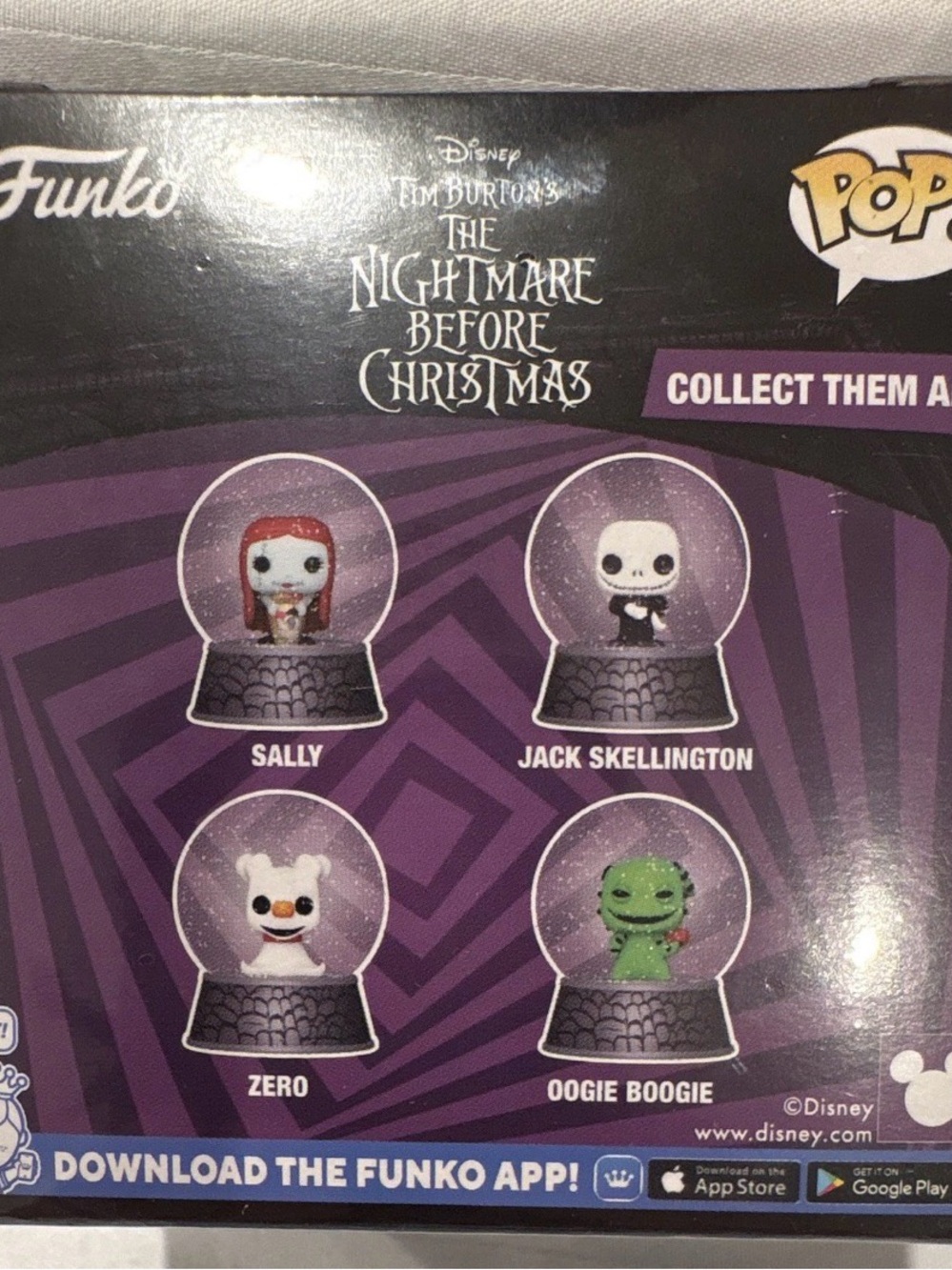 Funko Pop! Oogie Boogie Green with Red Accent Snow Globe - Picture 3 of 6
